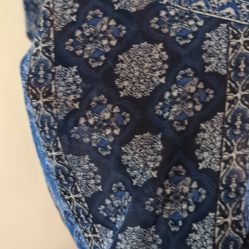 Catherines Navy and White Floral Kimono 2XL-3XL - Picture 3 of 7